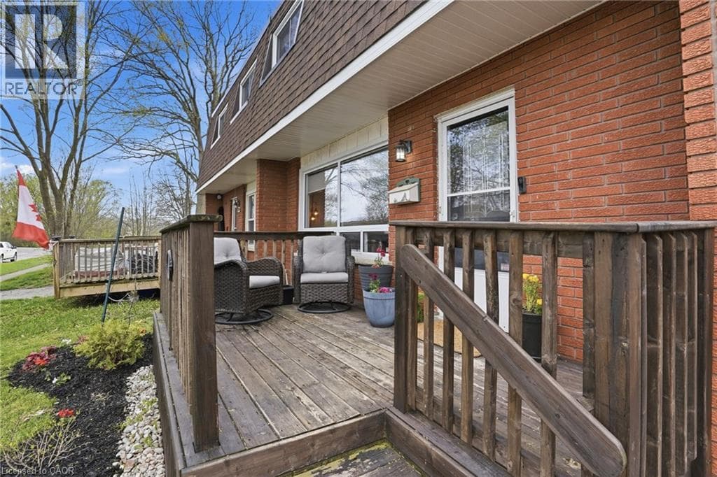 Single Family at 282 ROACH Avenue, Welland, Ontario - Photo 5 - RE/MAX Garden City Realty