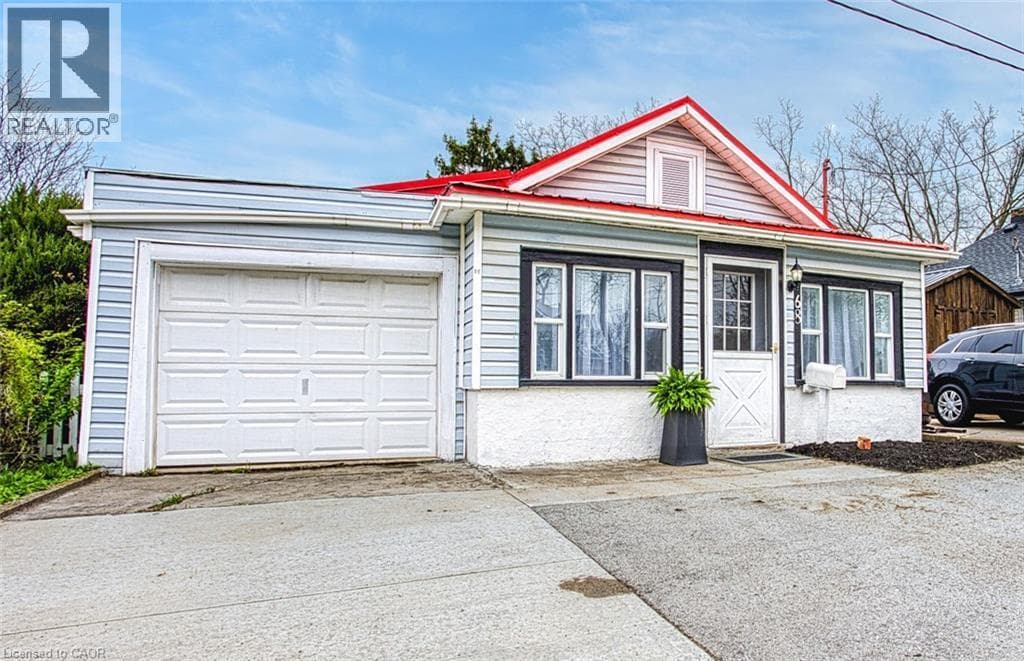 Single Family at 68 RIVERSIDE Drive, Welland, Ontario - Photo 2 - RE/MAX Garden City Realty