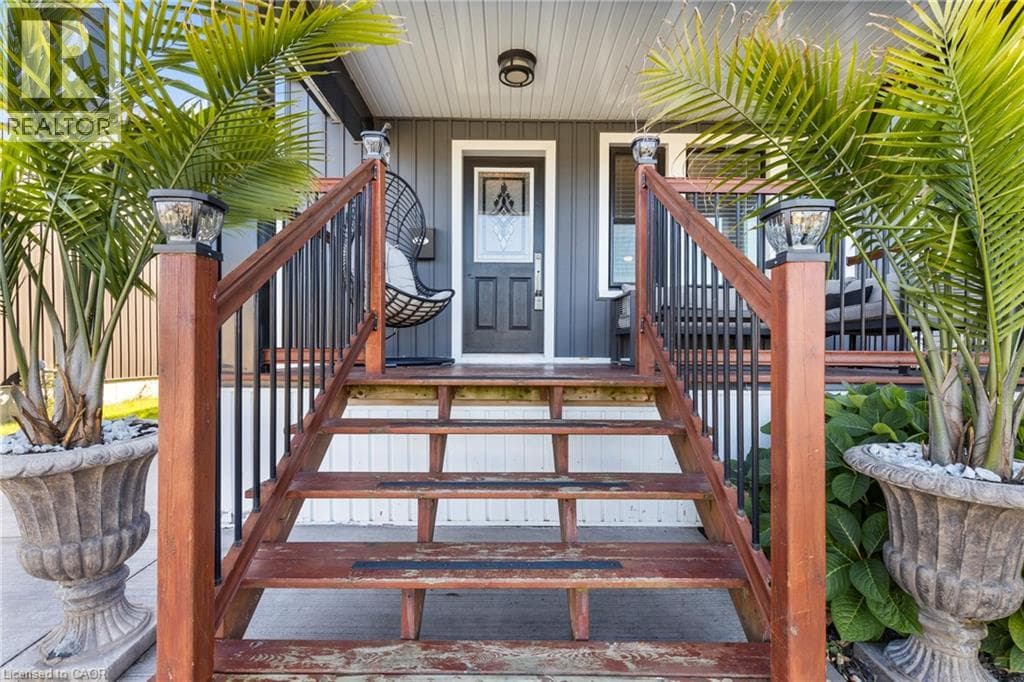Single Family at 239 BOWEN Road, Fort Erie, Ontario - Photo 3 - RE/MAX Garden City Realty