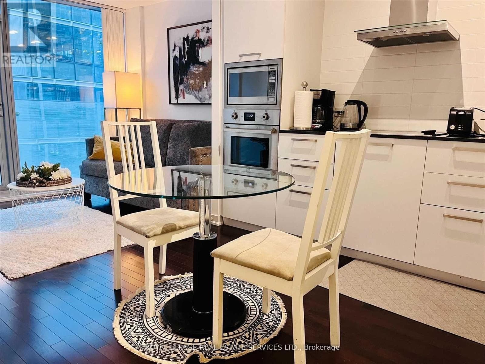 Single Family at 1909- 14 York Street, Toronto (Waterfront Communities), Ontario - Photo 10 - RE/MAX Garden City Realty