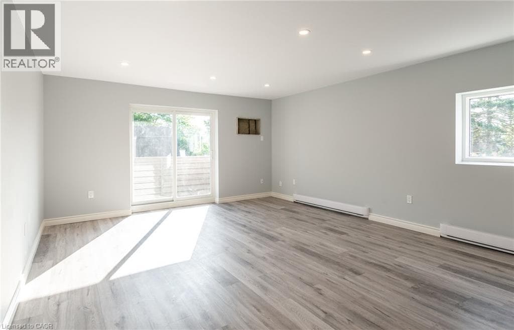 Single Family at 16- 529 ELM Street, Port Colborne, Ontario - Photo 3 - RE/MAX Garden City Realty