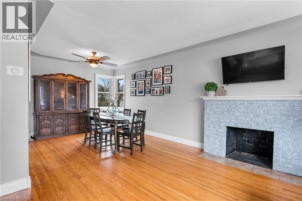 Single Family at 6396 LAURA Crescent, Niagara Falls, Ontario - Photo 7 - RE/MAX Garden City Realty