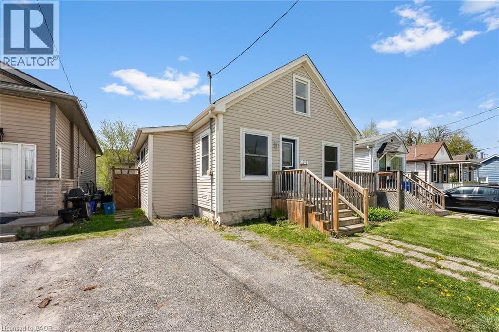 Single Family at 20 LLOYD Street, St. Catharines, Ontario - Photo 2 - RE/MAX Garden City Realty