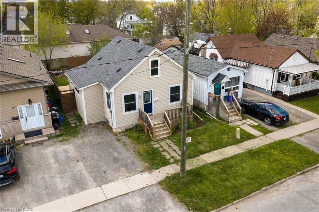 Single Family at 20 LLOYD Street, St. Catharines, Ontario - Photo 3 - RE/MAX Garden City Realty
