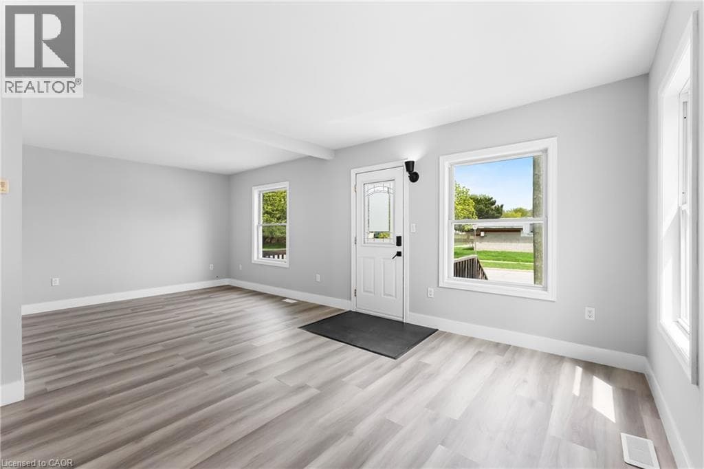 Single Family at 20 LLOYD Street, St. Catharines, Ontario - Photo 6 - RE/MAX Garden City Realty