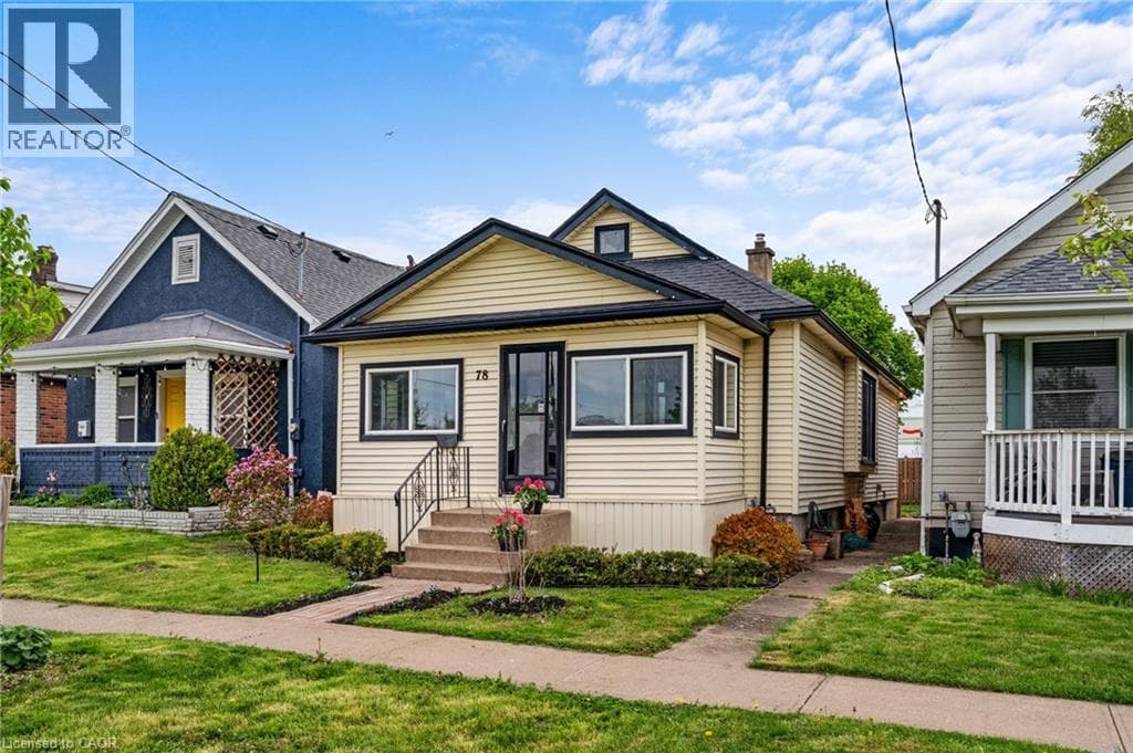 Single Family at 78 HAYNES Avenue, St. Catharines, Ontario - Photo 3 - RE/MAX Garden City Realty