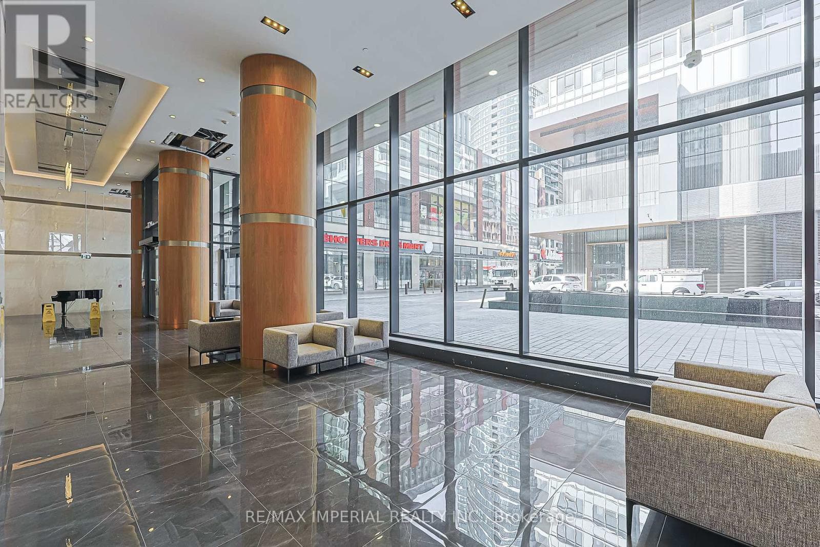 Single Family at 2707- 17 Bathurst Street, Toronto (Waterfront Communities), Ontario - Photo 4 - RE/MAX Garden City Realty