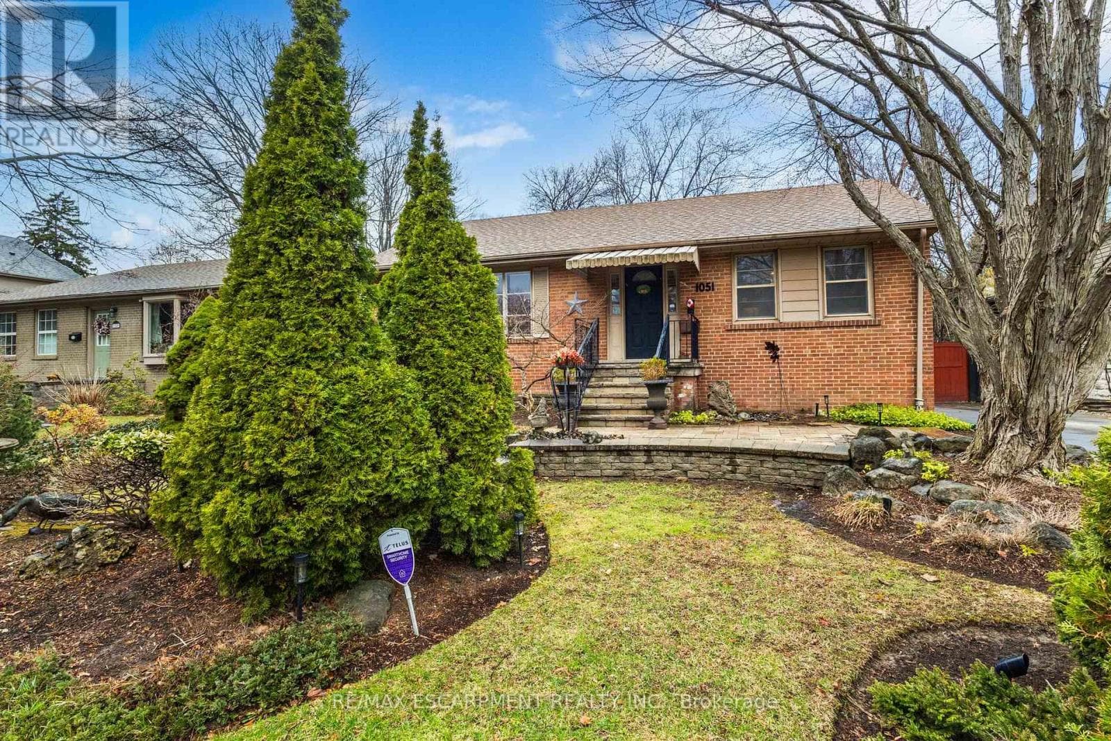 Single Family at 1051 Melvin Avenue, Oakville (MO Morrison), Ontario - Photo 2 - RE/MAX Garden City Realty