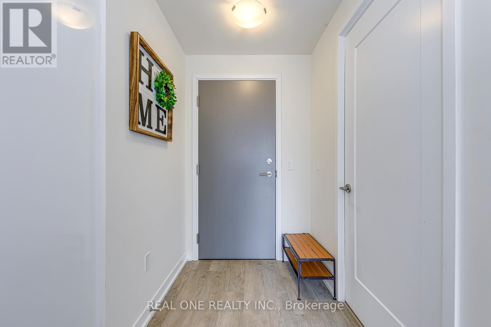 Single Family at 1001- 99 JOHN Street, Toronto (Waterfront Communities), Ontario - Photo 6 - RE/MAX Garden City Realty