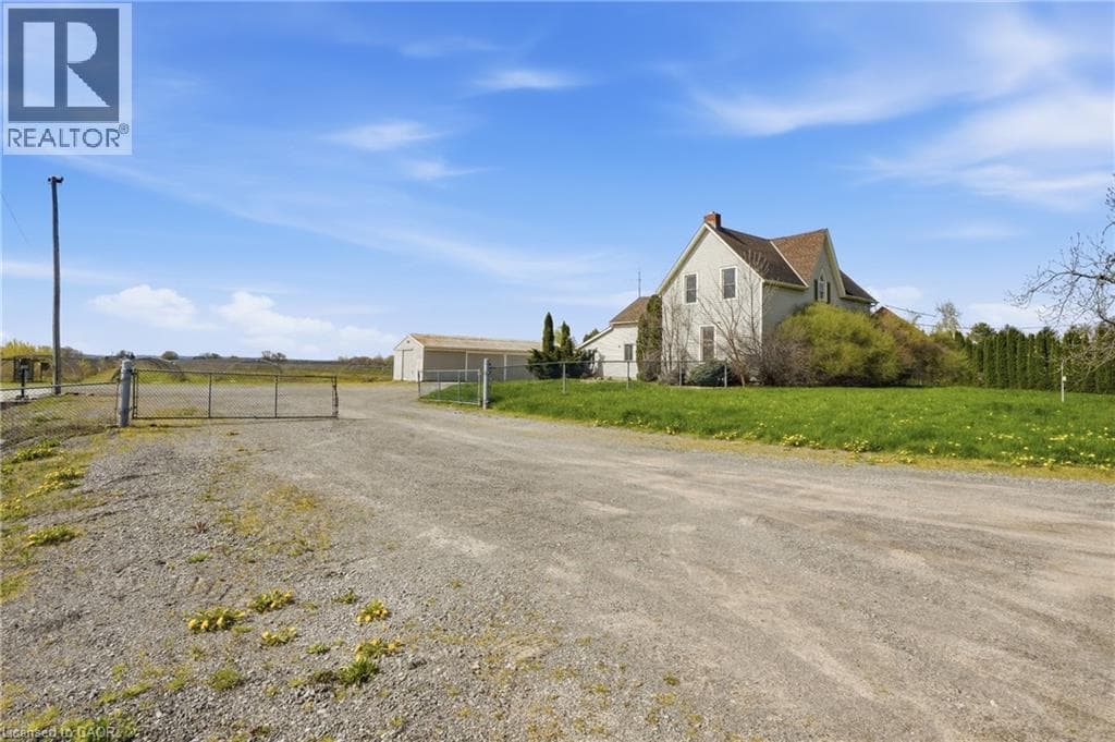 Single Family at 855 LINE 1 Road, Niagara-on-the-Lake, Ontario - Photo 6 - RE/MAX Garden City Realty