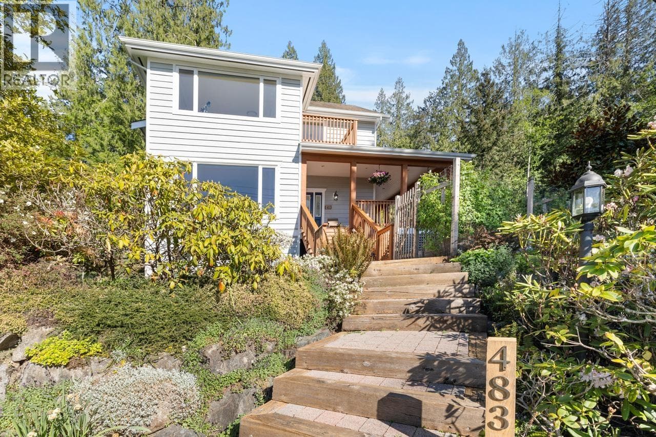 483 BRAEWOOD Place