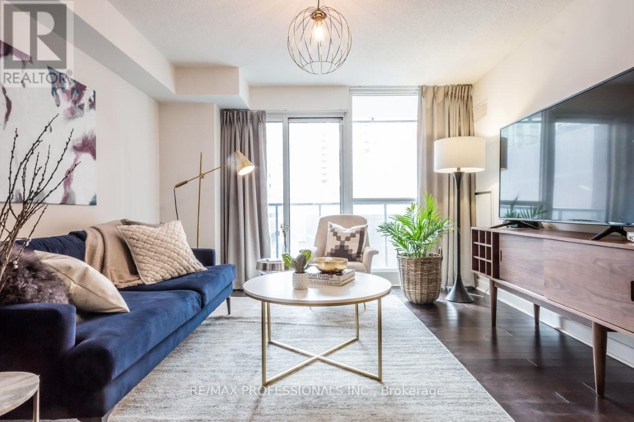 Single Family at 415- 295 Adelaide Street, Toronto (Waterfront Communities), Ontario - Photo 8 - RE/MAX Garden City Realty