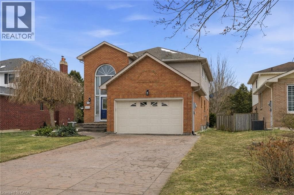 Single Family at 12 SUMNER Crescent, Grimsby, Ontario - Photo 2 - RE/MAX Garden City Realty