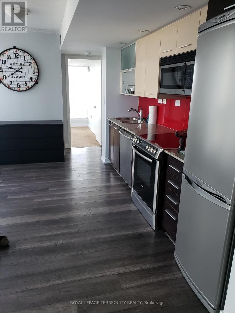 Single Family at 1009- 8 Telegram Mews, Toronto (Waterfront Communities), Ontario - Photo 6 - RE/MAX Garden City Realty