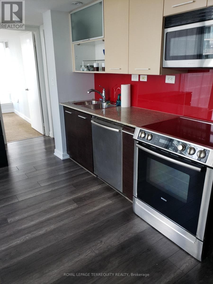 Single Family at 1009- 8 Telegram Mews, Toronto (Waterfront Communities), Ontario - Photo 7 - RE/MAX Garden City Realty