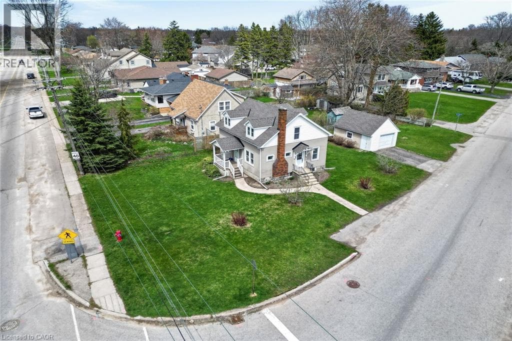 Single Family at 29 ROSEMOUNT Avenue, Port Colborne, Ontario - Photo 3 - RE/MAX Garden City Realty