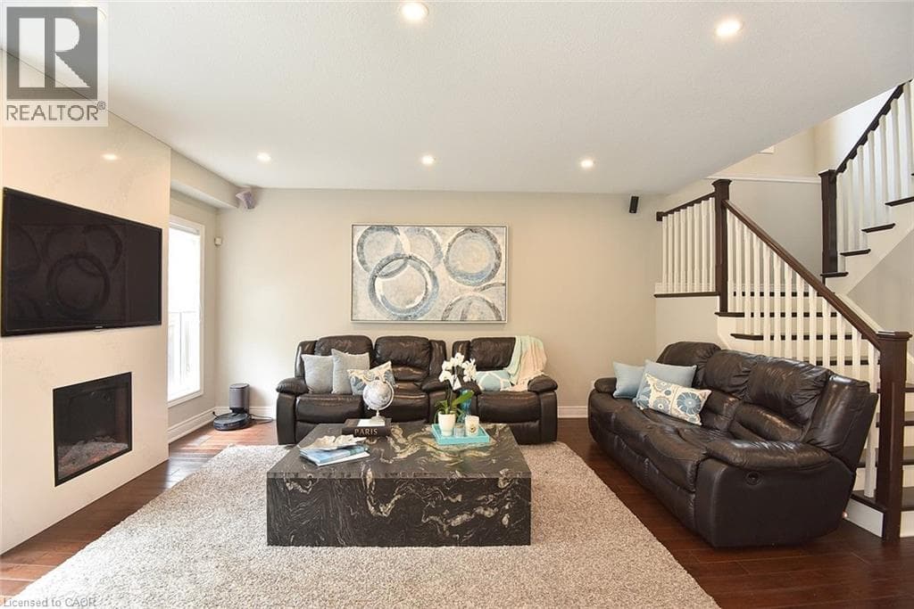 Single Family at 74 LAMPMAN Drive, Grimsby, Ontario - Photo 9 - RE/MAX Garden City Realty