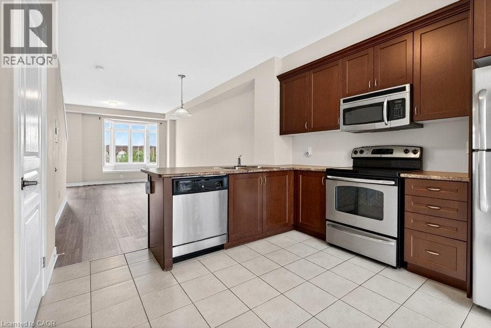 Single Family at 77- 541 WINSTON Road, Grimsby, Ontario - Photo 10 - RE/MAX Garden City Realty