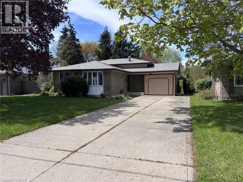 3 GOVERNOR SIMCOE Drive
