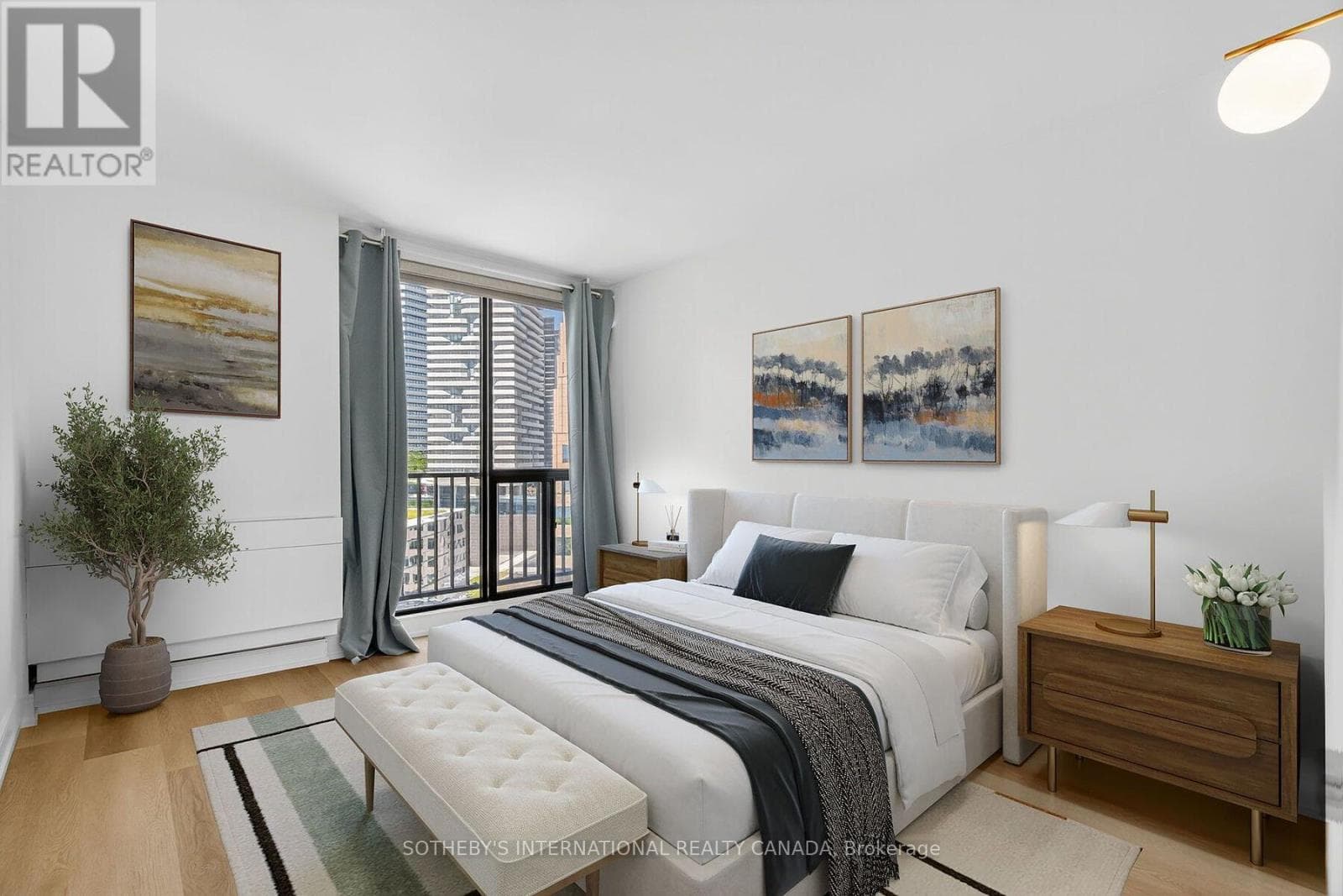 Single Family at 1423- 33 Harbour Square, Toronto (Waterfront Communities), Ontario - Photo 5 - RE/MAX Garden City Realty