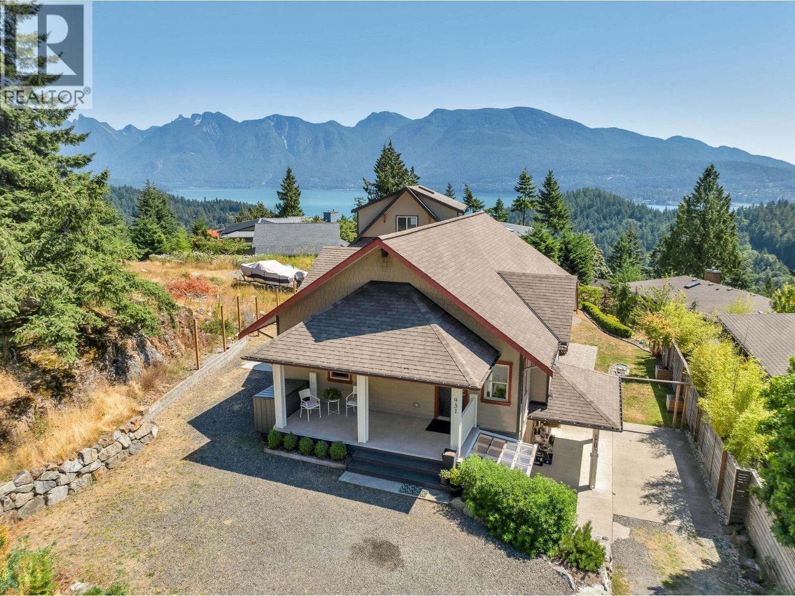 Single Family at 931 RIVENDELL Drive, Bowen Island, British Columbia - Photo 5 - RE/MAX Garden City Realty