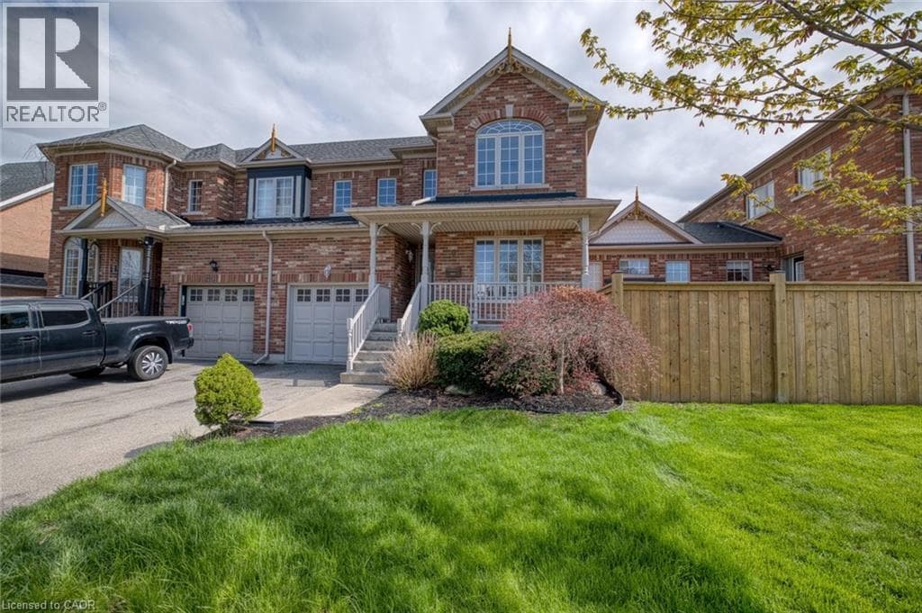Single Family at 9 STEVENS Drive, Niagara-on-the-Lake, Ontario - Photo 2 - RE/MAX Garden City Realty