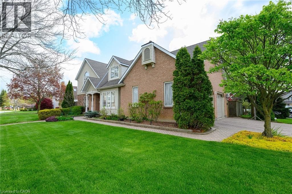 Single Family at 1 CAPTAIN TENBROCK Terrace, St. Catharines, Ontario - Photo 2 - RE/MAX Garden City Realty