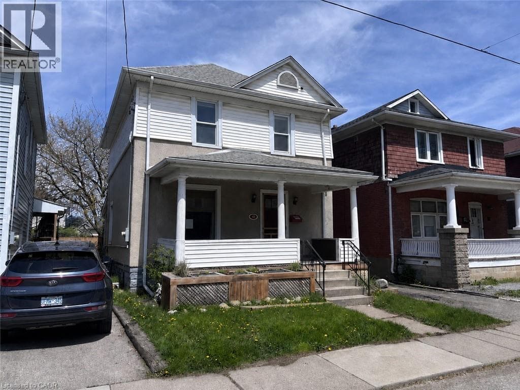 Single Family at 45 CHAPLIN Avenue, St. Catharines, Ontario - Photo 2 - RE/MAX Garden City Realty
