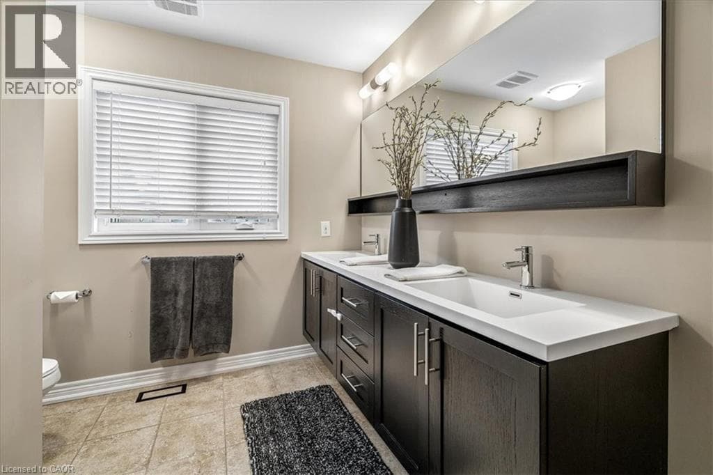 Single Family at 59 WATERVIEW Lane, Grimsby, Ontario - Photo 6 - RE/MAX Garden City Realty