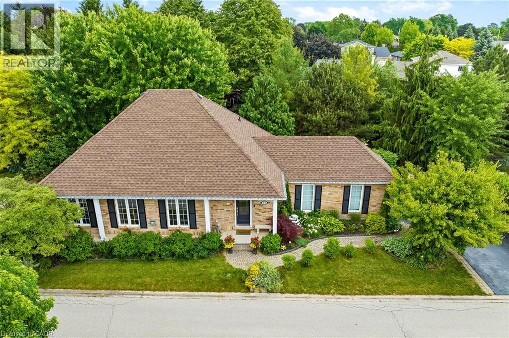 Single Family at 12 PINOT Trail, Niagara-on-the-Lake, Ontario - Photo 3 - RE/MAX Garden City Realty