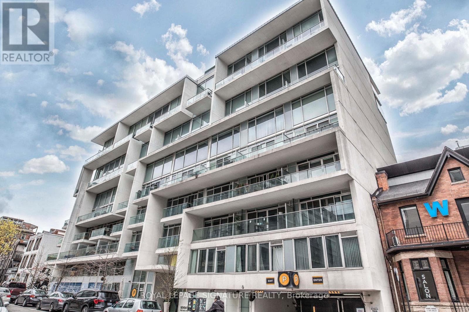 306- 75 Portland Street