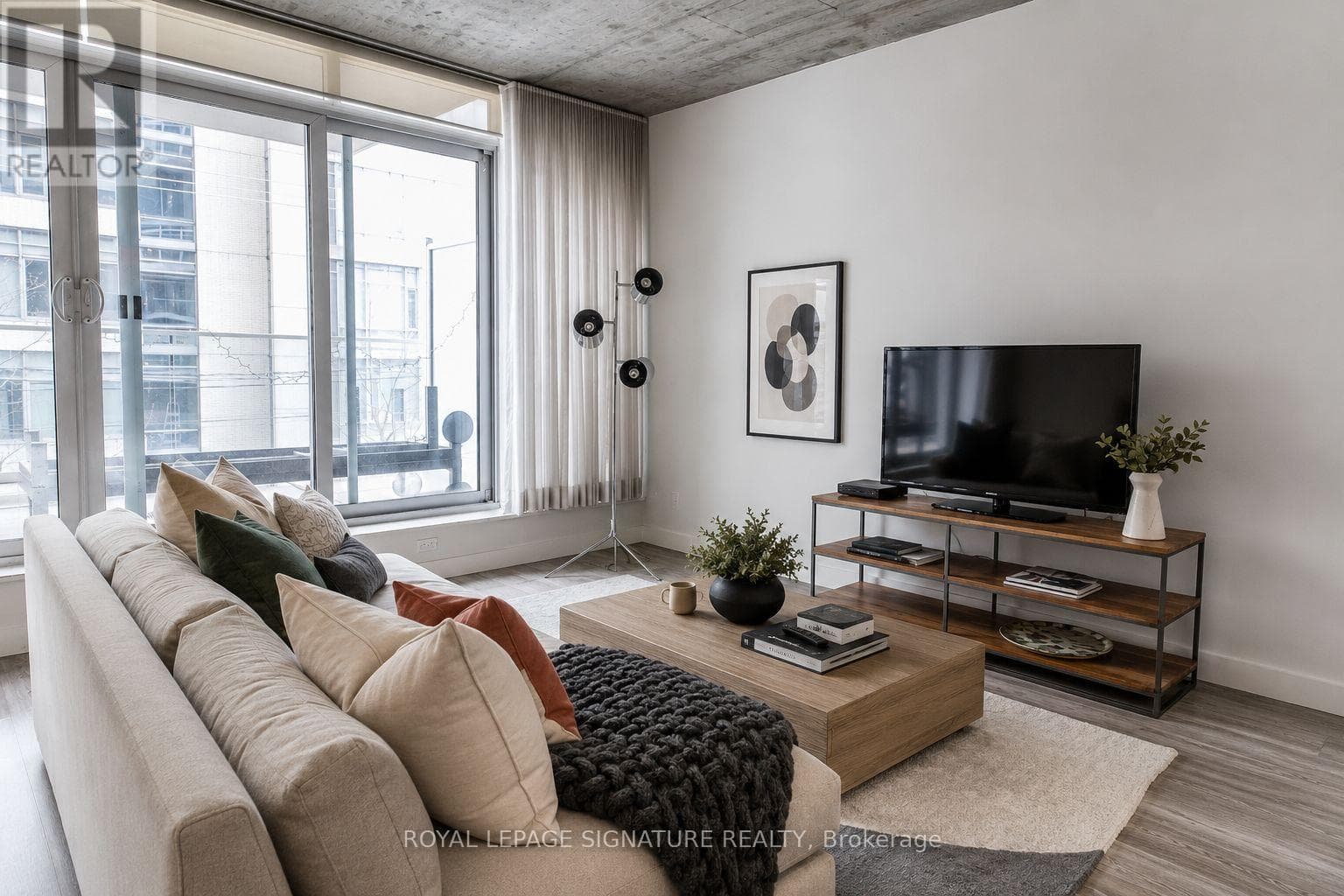 Single Family at 306- 75 Portland Street, Toronto (Waterfront Communities), Ontario - Photo 4 - RE/MAX Garden City Realty