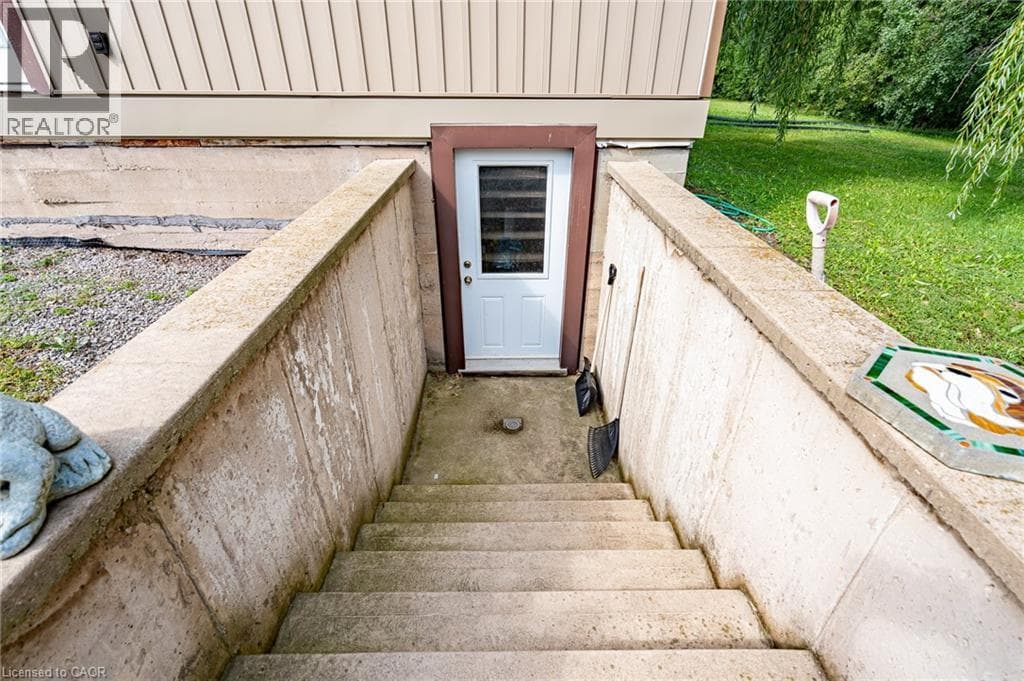 Single Family at 487 FOUR MILE CREEK Road, Niagara-on-the-Lake, Ontario - Photo 10 - RE/MAX Garden City Realty