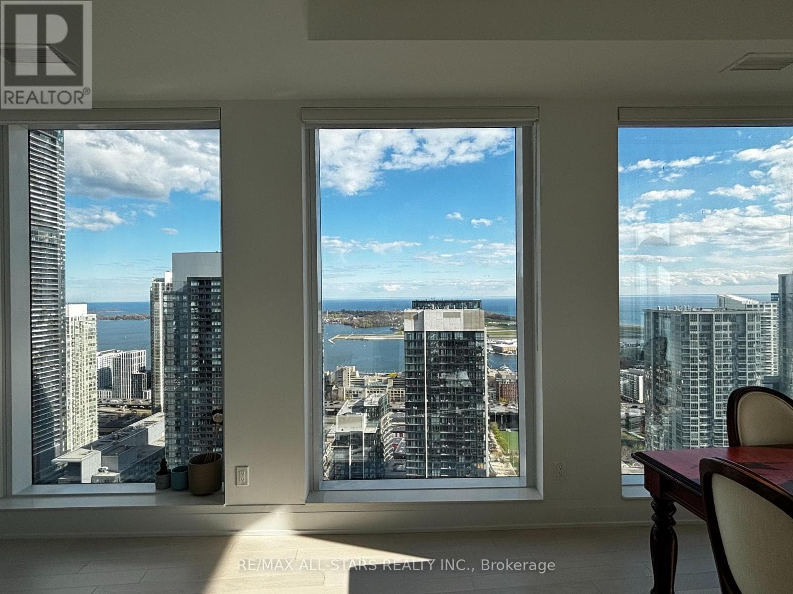 Single Family at 3513- 470 Front Street, Toronto (Waterfront Communities), Ontario - Photo 8 - RE/MAX Garden City Realty