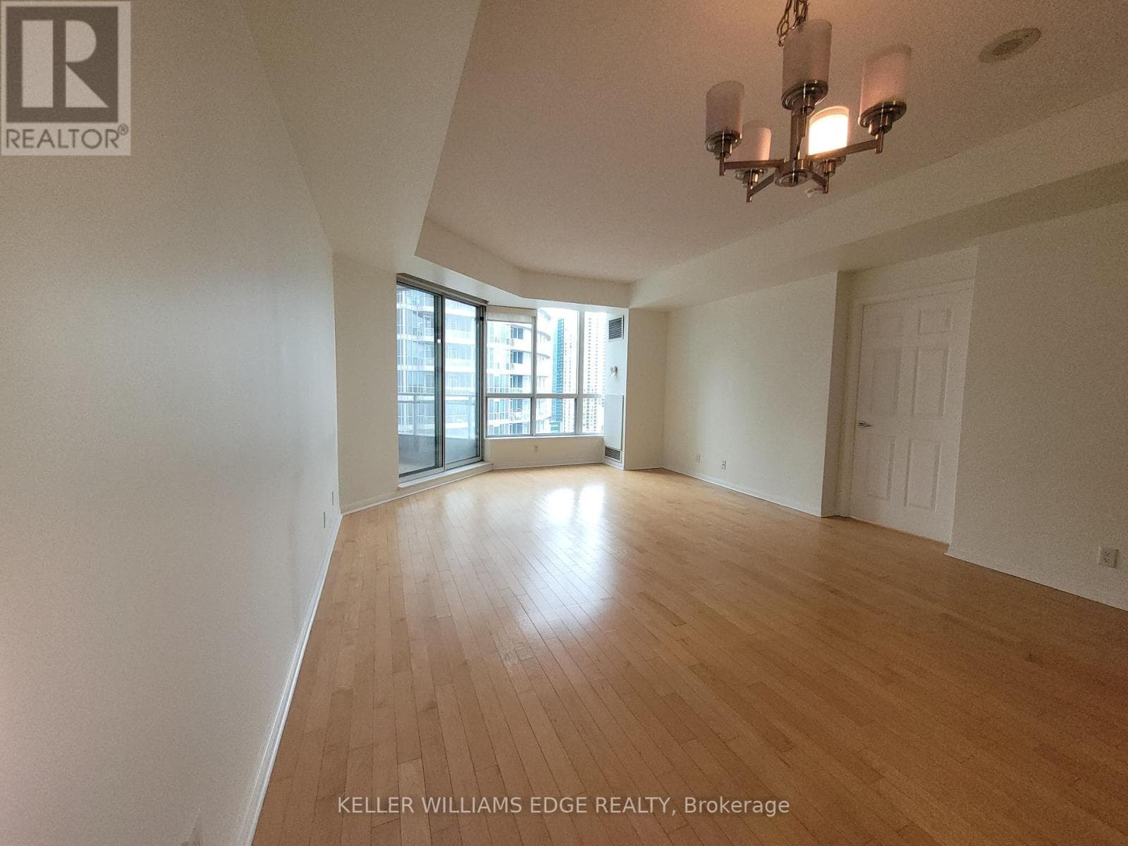 Single Family at 2203- 228 Queens Quay, Toronto (Waterfront Communities), Ontario - Photo 9 - RE/MAX Garden City Realty