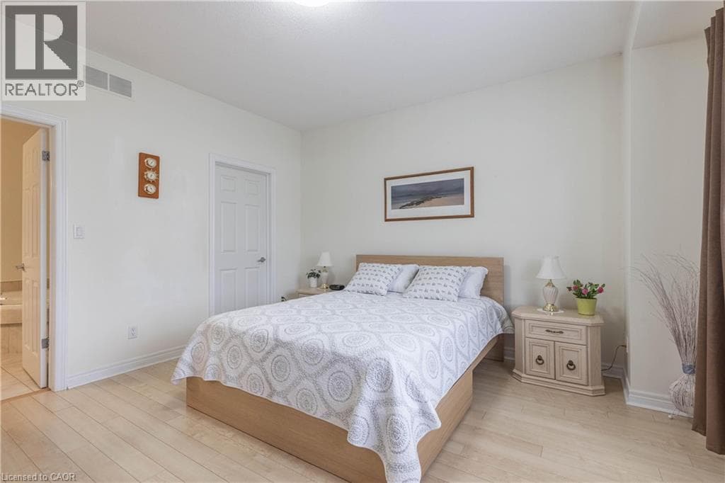 Single Family at 13- 8142 COSTABILE Drive, Niagara Falls, Ontario - Photo 10 - RE/MAX Garden City Realty