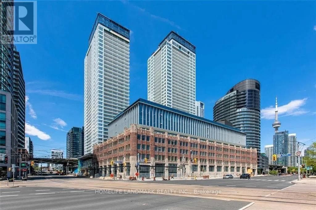 4502- 17 Bathurst Street