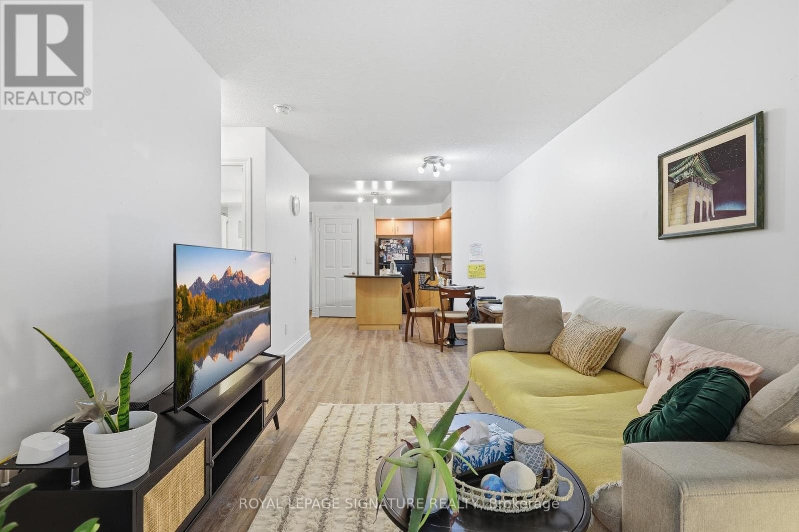 Single Family at 1027- 250 Wellington Street, Toronto (Waterfront Communities), Ontario - Photo 6 - RE/MAX Garden City Realty