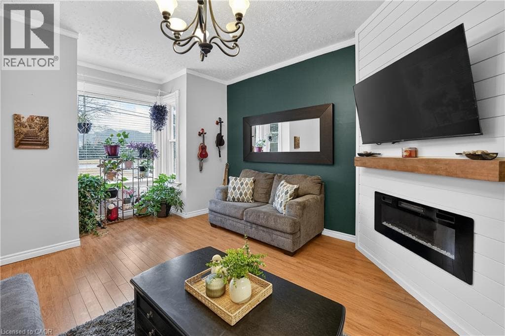 Multi-family at 287 MAIN Street, Grimsby, Ontario - Photo 3 - RE/MAX Garden City Realty