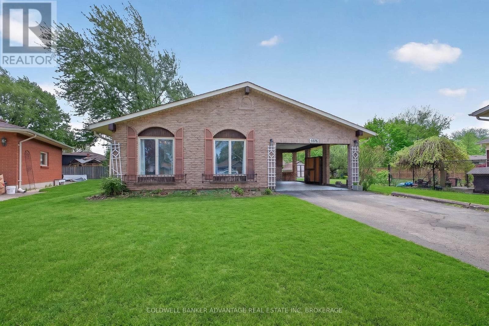 6976 ABBEY Circle