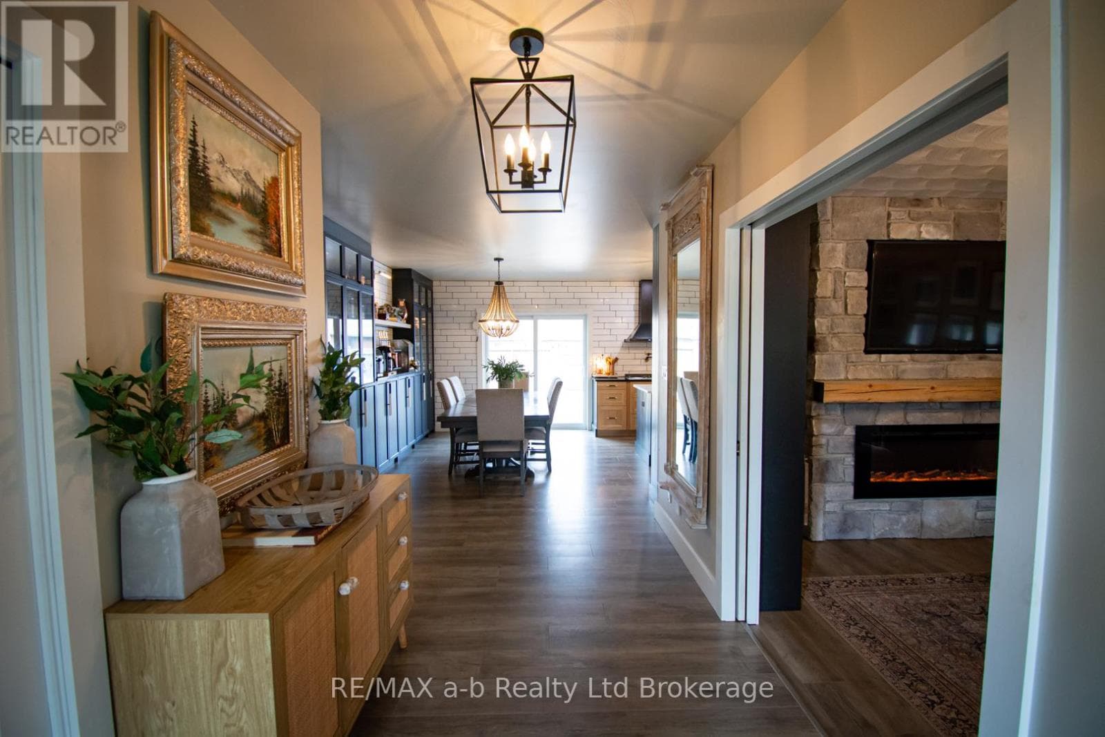 Single Family at 3 Belfast Circle, Tillsonburg, Ontario - Photo 5 - RE/MAX Garden City Realty