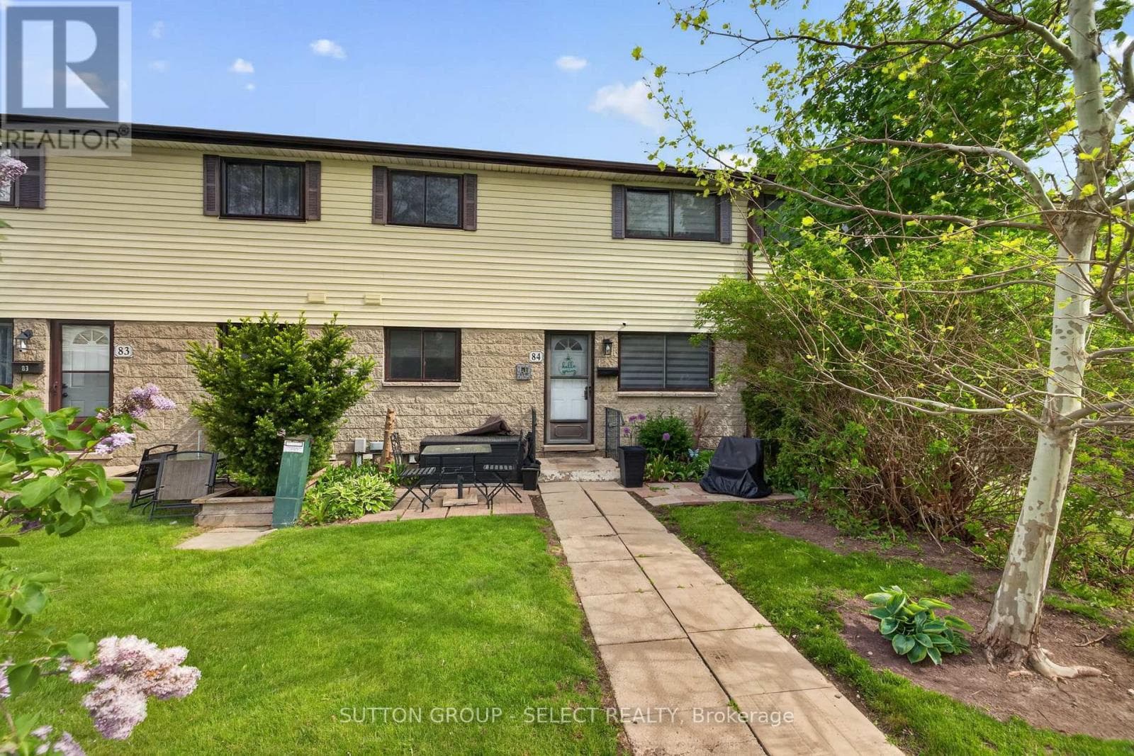 84- 825 Dundalk Drive