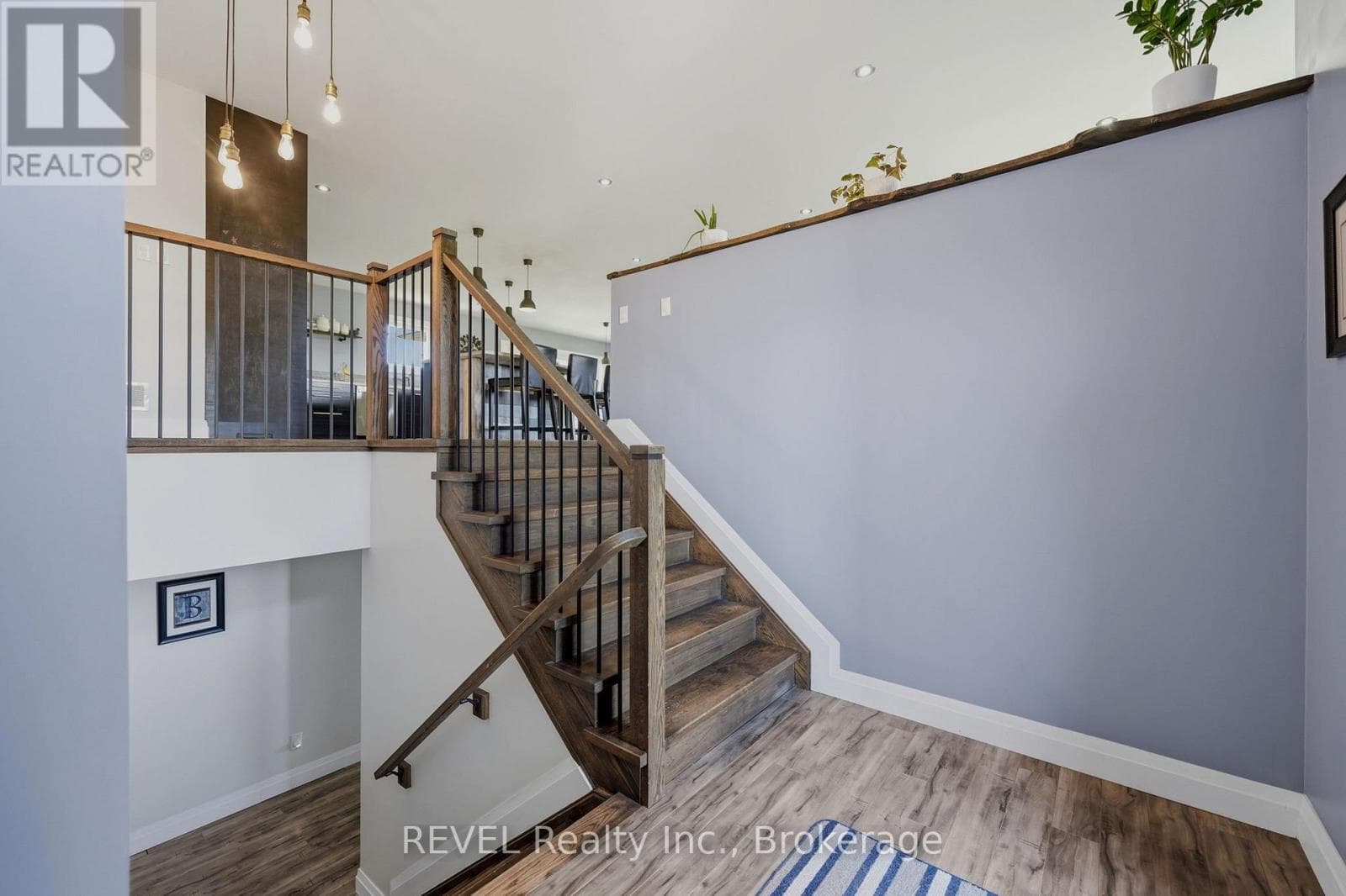 Single Family at 221 Farr Street, Pelham (Fenwick), Ontario - Photo 6 - RE/MAX Garden City Realty