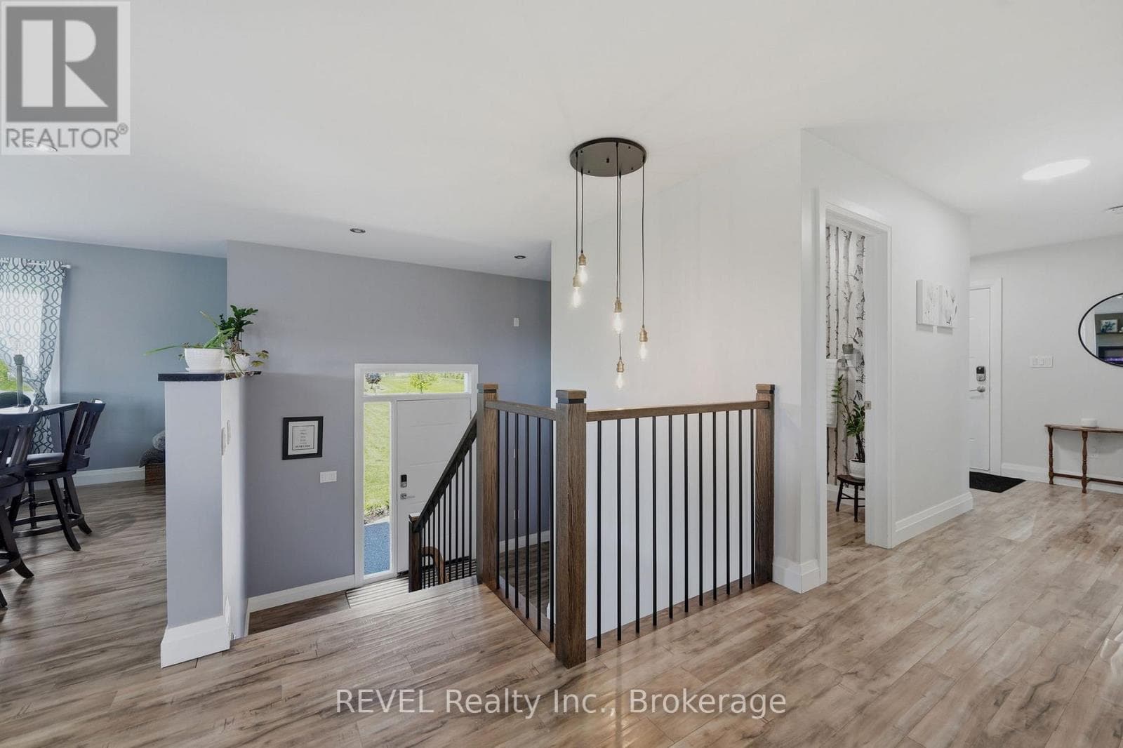 Single Family at 221 Farr Street, Pelham (Fenwick), Ontario - Photo 7 - RE/MAX Garden City Realty