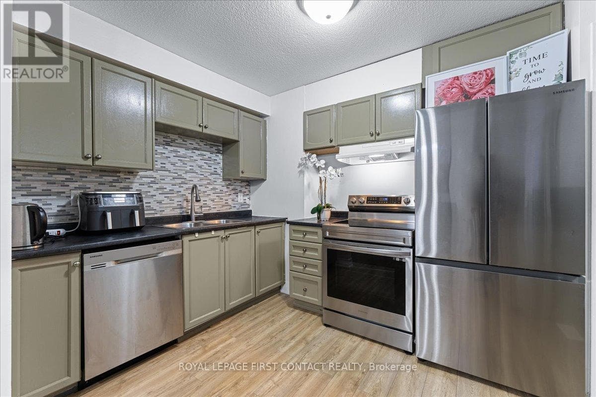 Single Family at I7- 63 Ferris Lane, Barrie (Cundles East), Ontario - Photo 7 - RE/MAX Garden City Realty
