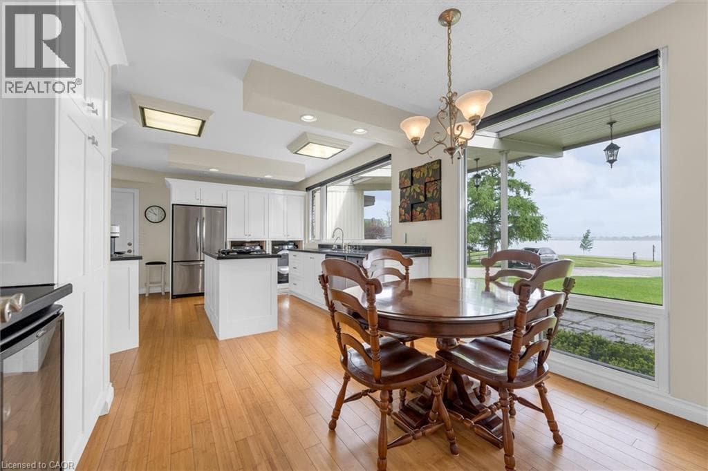 Single Family at 899 NIAGARA Parkway, Fort Erie, Ontario - Photo 8 - RE/MAX Garden City Realty