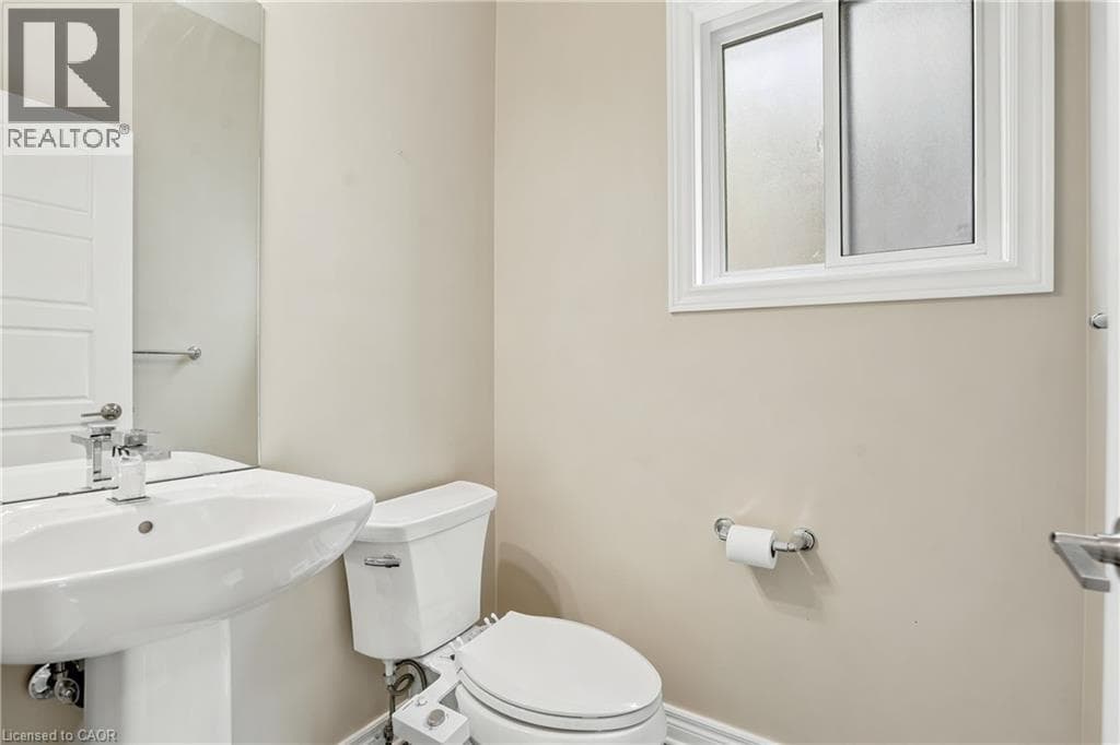Single Family at 374 VIGER Drive, Welland, Ontario - Photo 6 - RE/MAX Garden City Realty