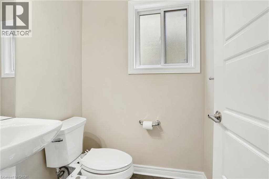 Single Family at 374 VIGER Drive, Welland, Ontario - Photo 7 - RE/MAX Garden City Realty