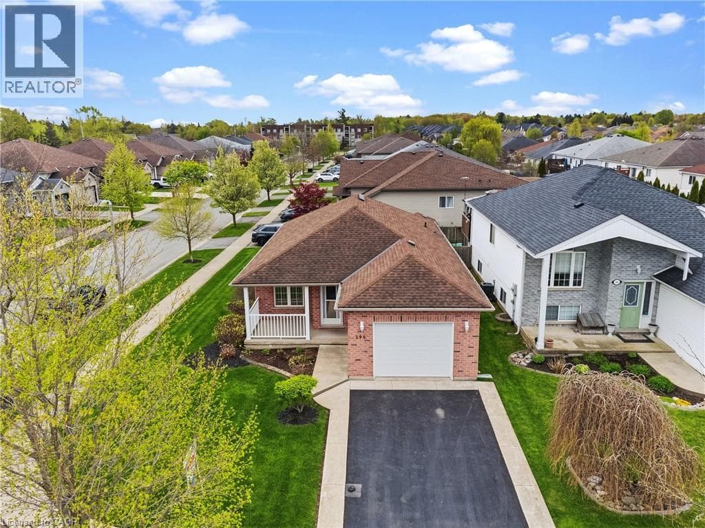 296 AUTUMN Crescent