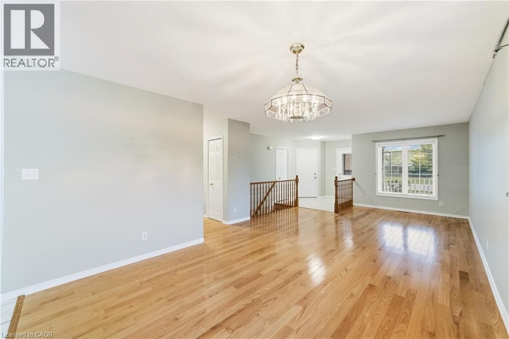 Single Family at 296 AUTUMN Crescent, Welland, Ontario - Photo 10 - RE/MAX Garden City Realty